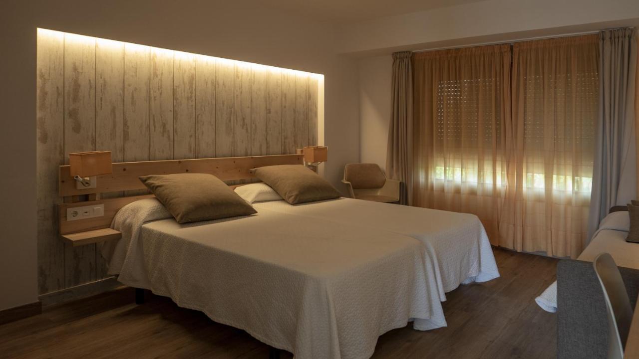 Hotel Royal Brooks Chandīgarh Екстериор снимка